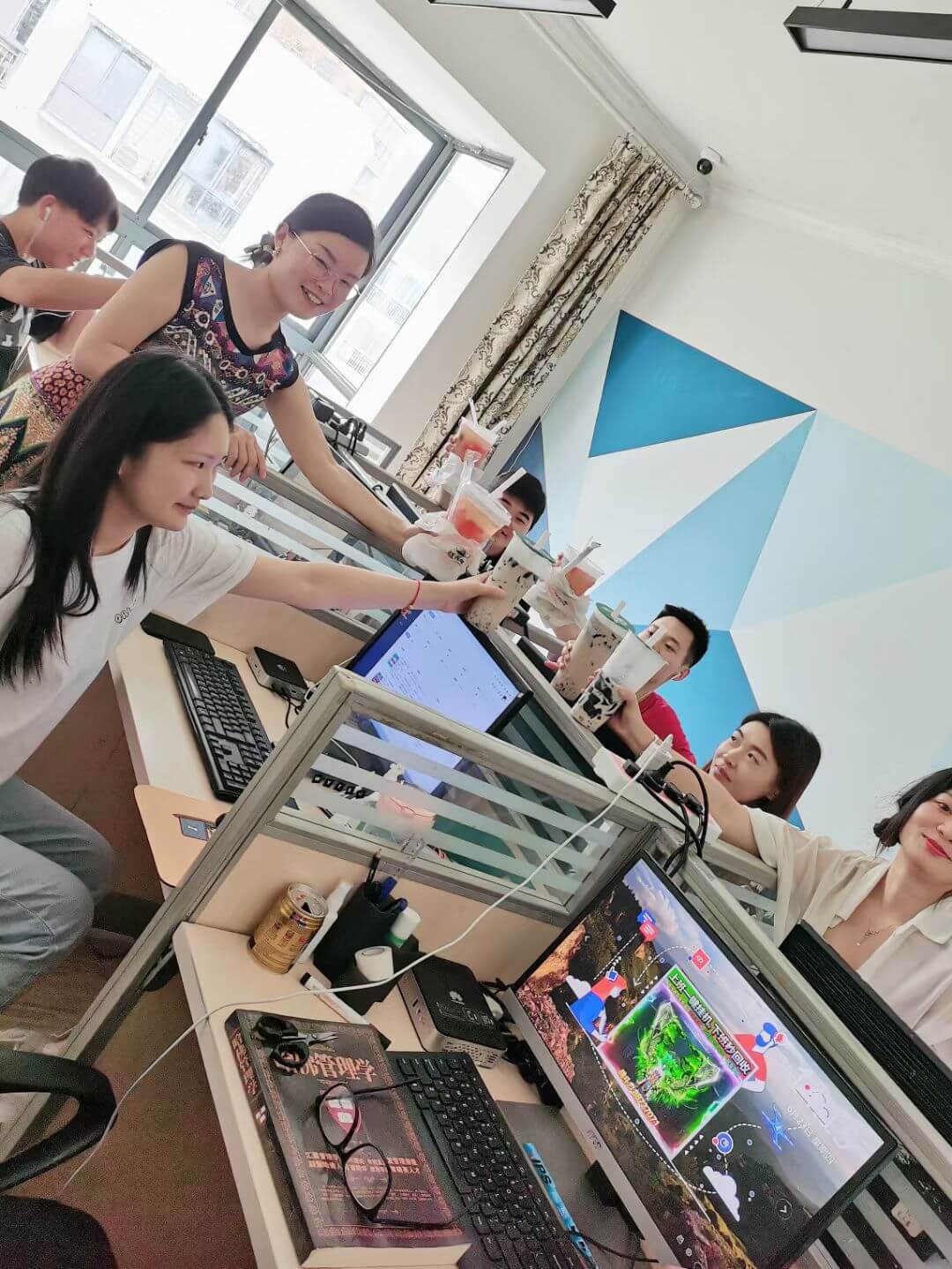秋鸣网络团队工作