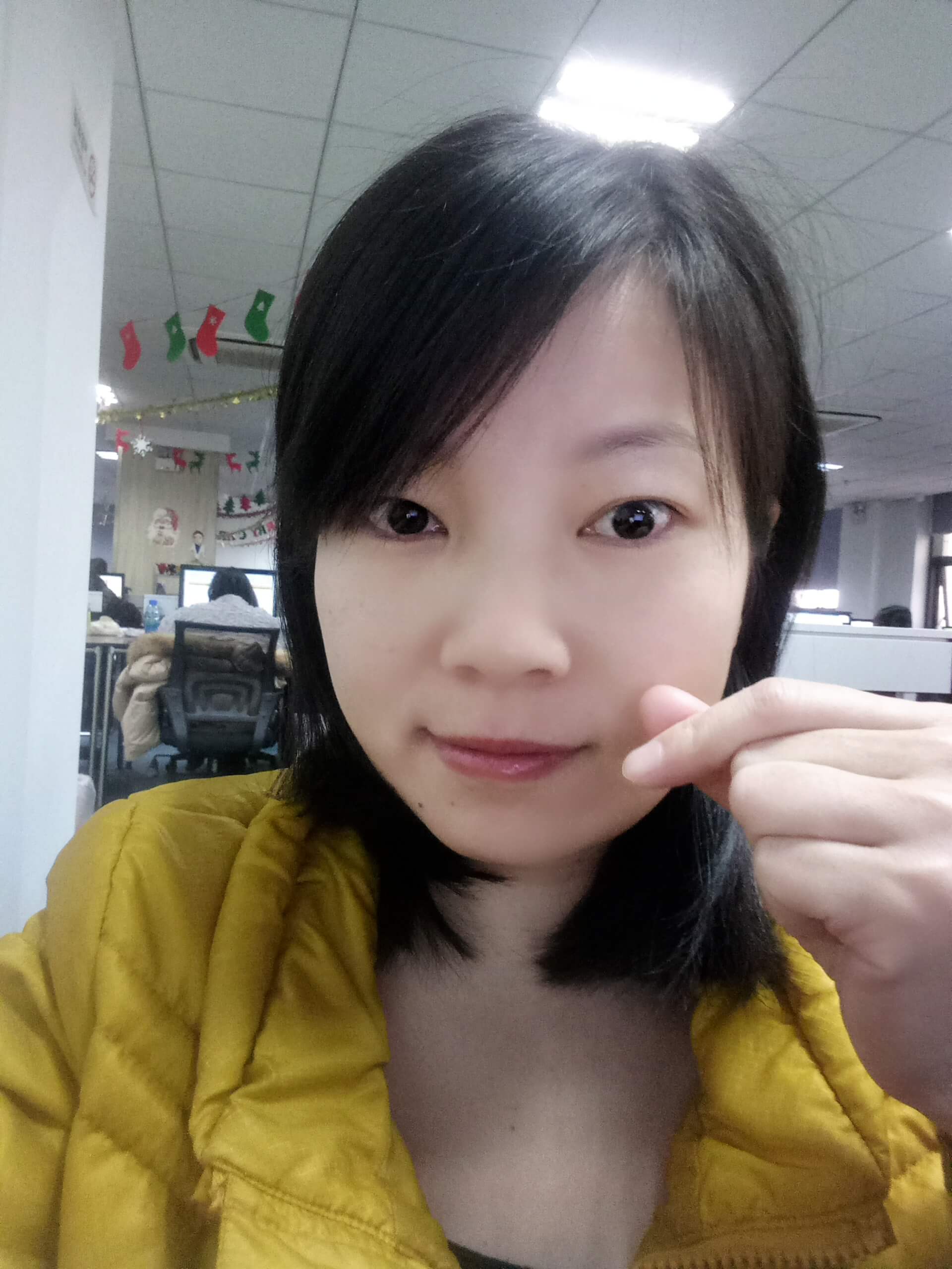 小美 - 金牌客服，擅长男装、家居