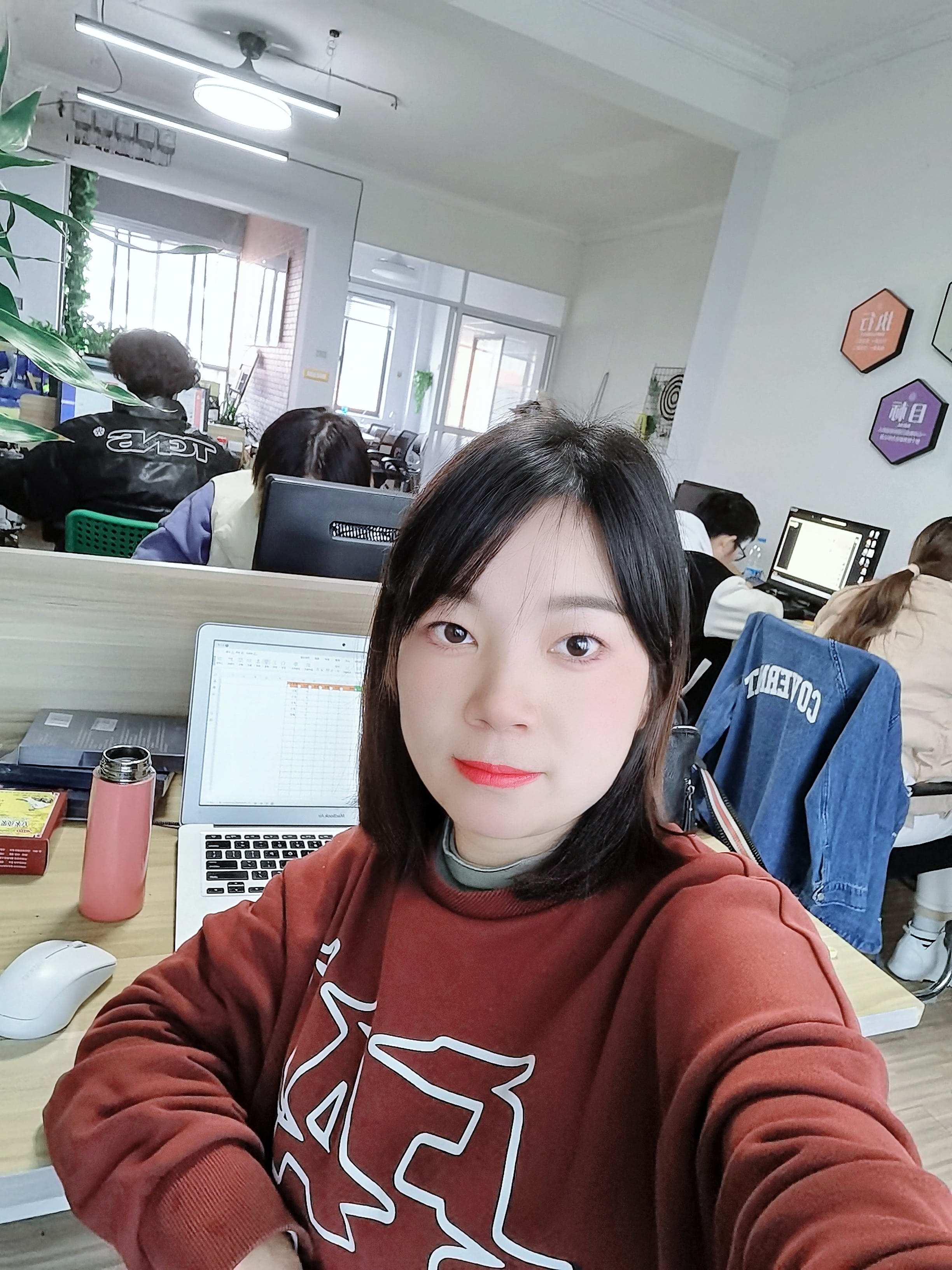 秋鸣网络客服专员